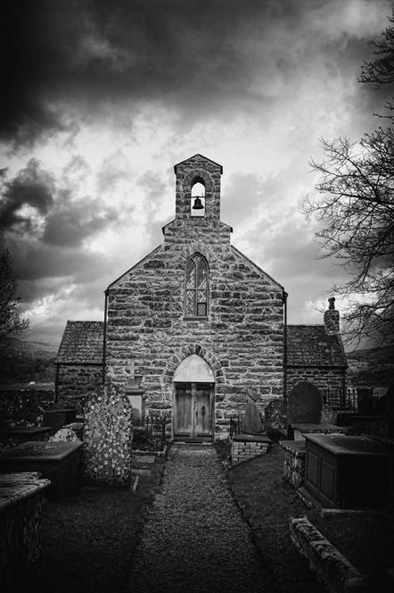 Ynyscynhaearn Church from the front path